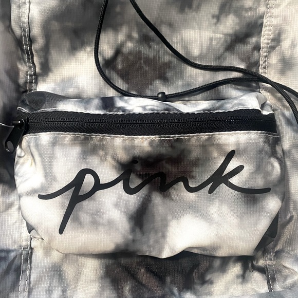 VICTORIA’S SECRET PINK TIE DYE BACKPACK. Combination of gray, white and black. - Picture 3 of 5